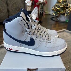 Women’s Nike Air Force 1 High QS Wolf Grey College
Navy High-Top Sneakers